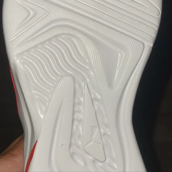 Boys 11c Red Puma - Picture 2 of 2